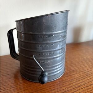 Vintage Bromwells Sifter